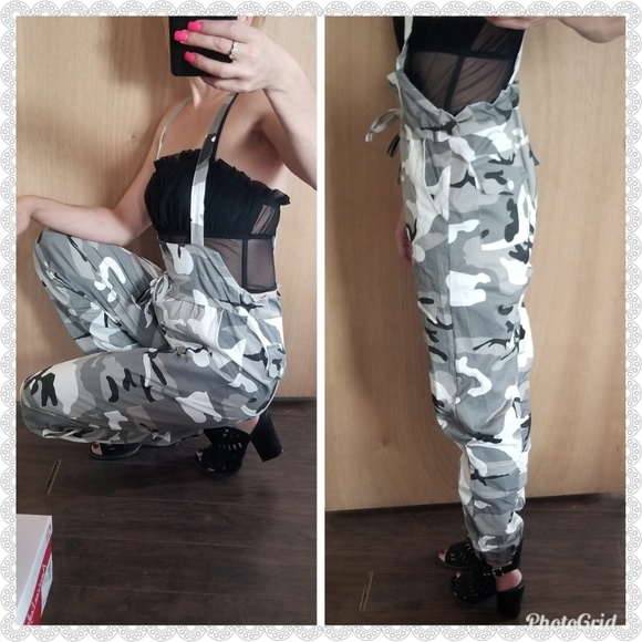 FINAL PRICE DROP** sz M Black camo bib overalls - Picture 3 of 7